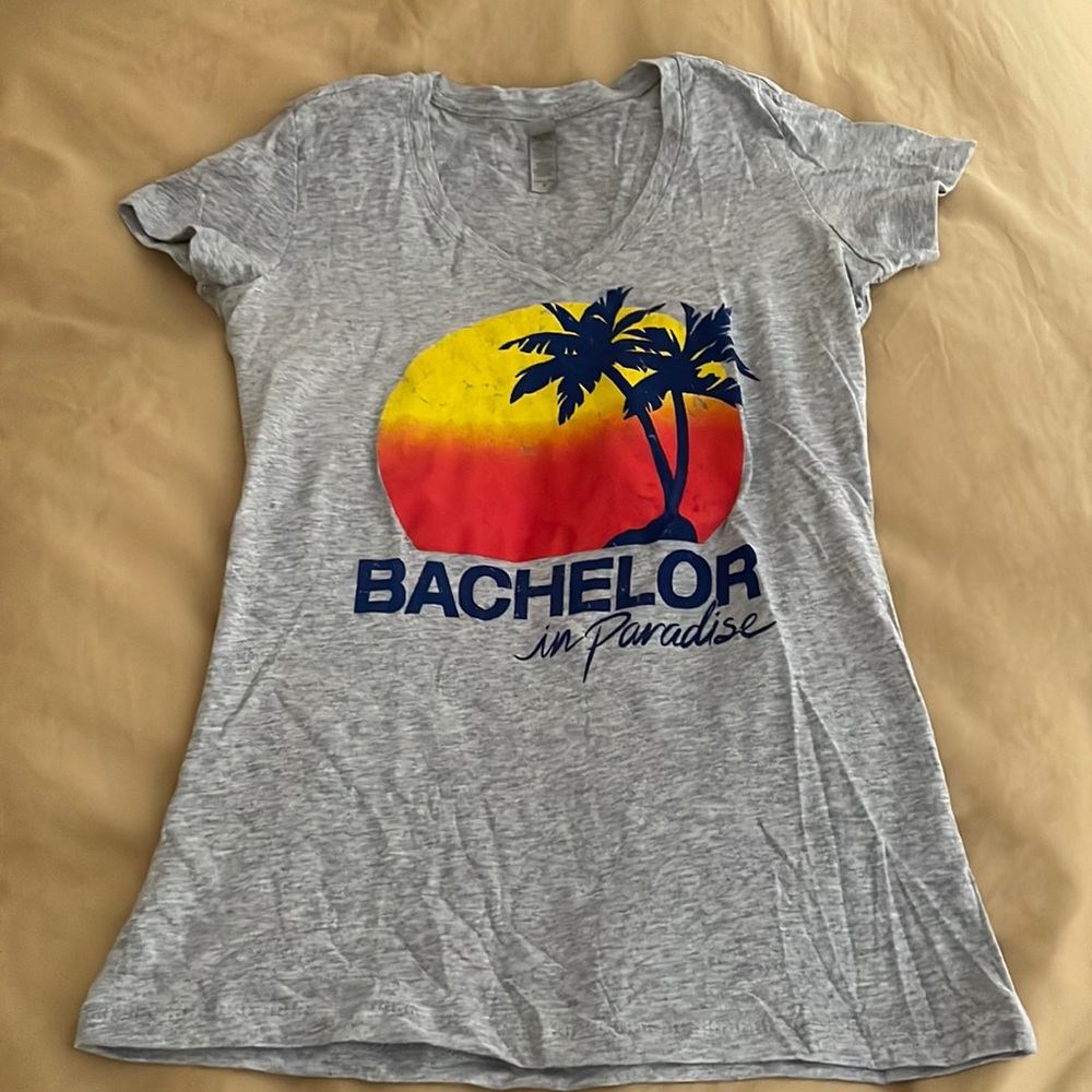 Bachelor in Paradise tee NWOT